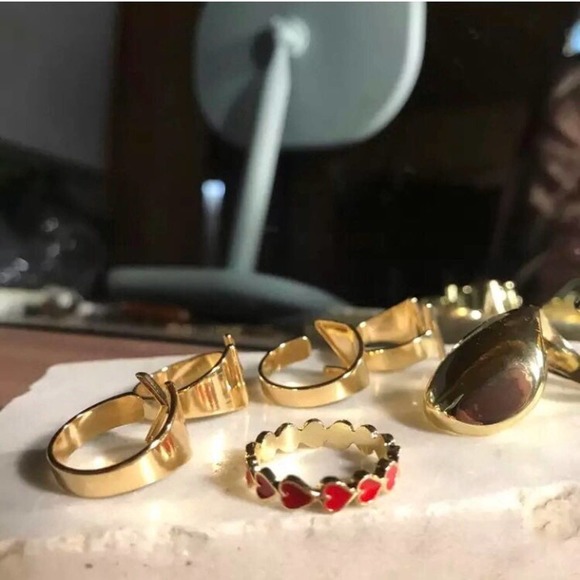 Heart Surround Stacking Gold Ring - Picture 3 of 6